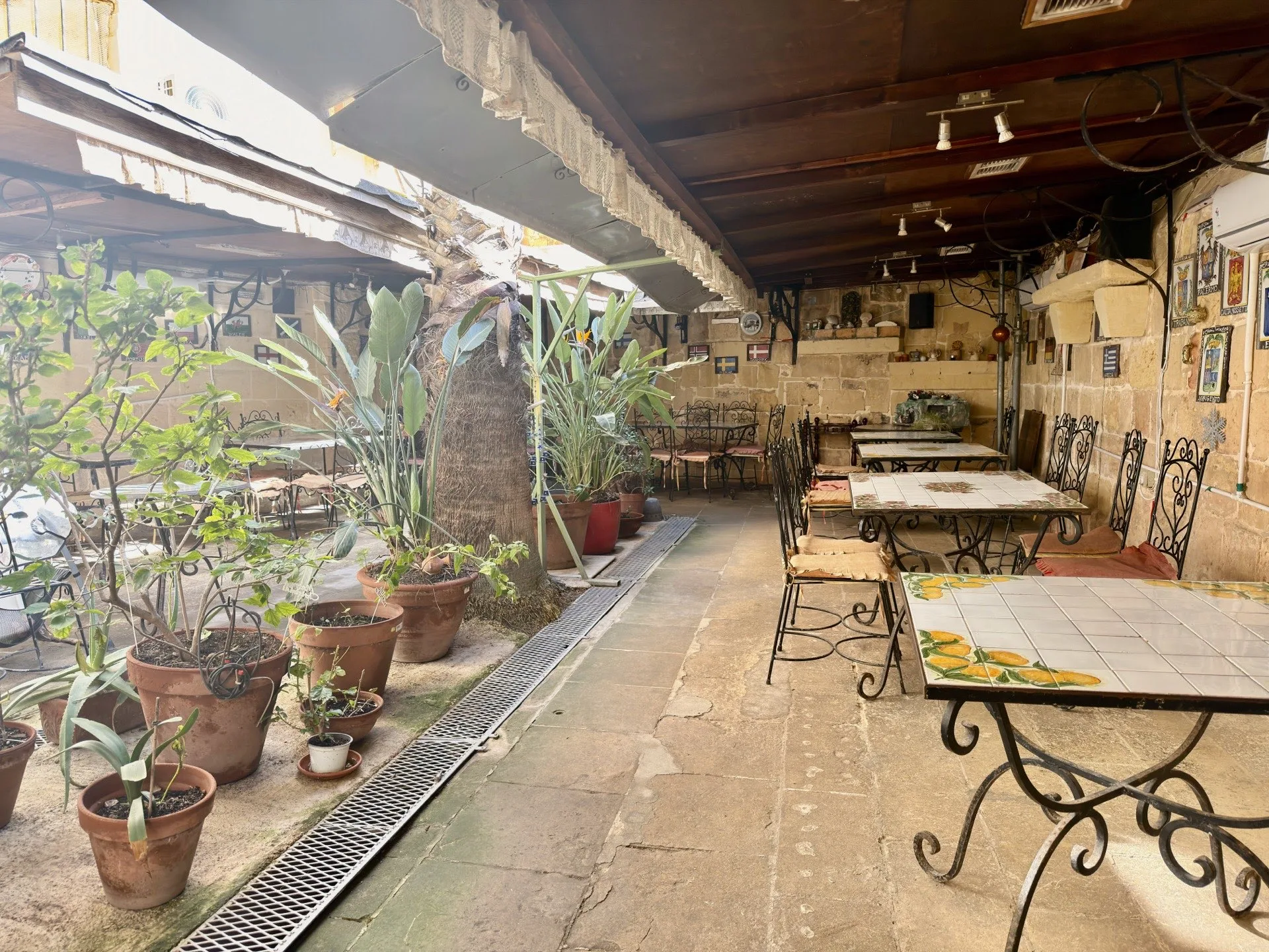 Restaurant Terrace
